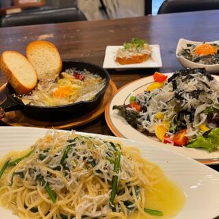 本日のオススメしらすもりだくさんメニュー！🏻 数量限定🏻 ①しら…