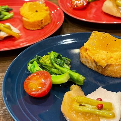 大人気のお得のみセット！ おまかせの前菜ちょい盛り合わせと、…